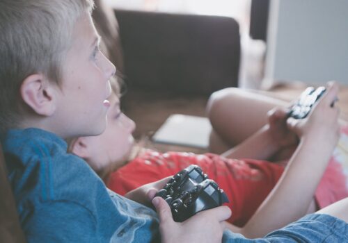 Fernseher und Spielekonsolen: Die digitale Welt im Kinderzimmer